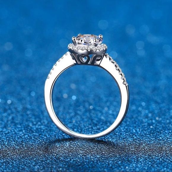 Moissanite Diamond Ring - Picture 2 of 10